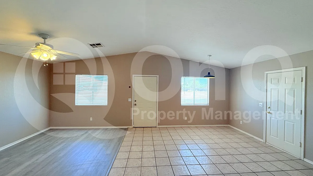 3 bed, 2.0 bath, 1008 sqft, $1,099 — Photo 4