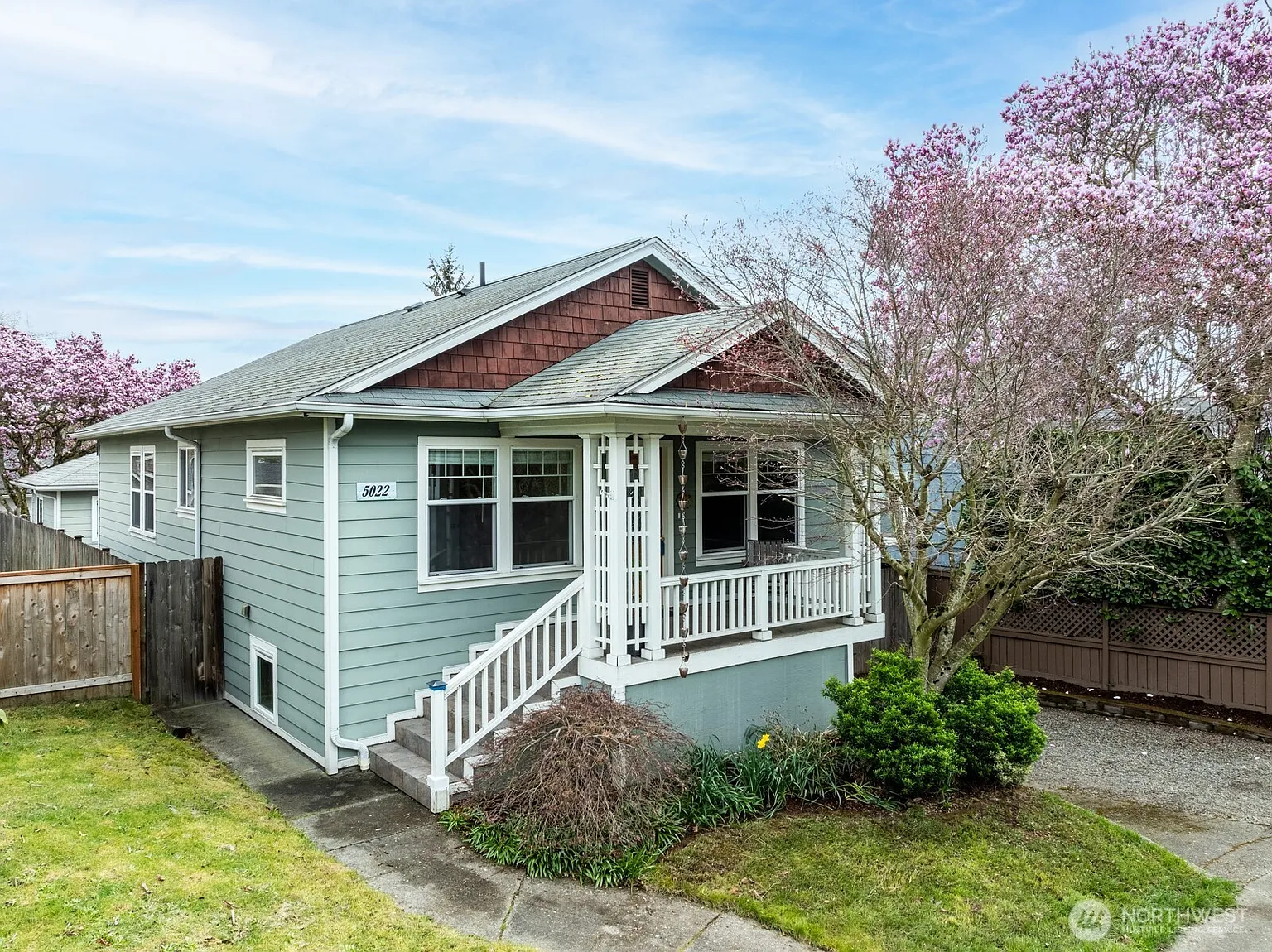 5022 35th Avenue NE photo 1