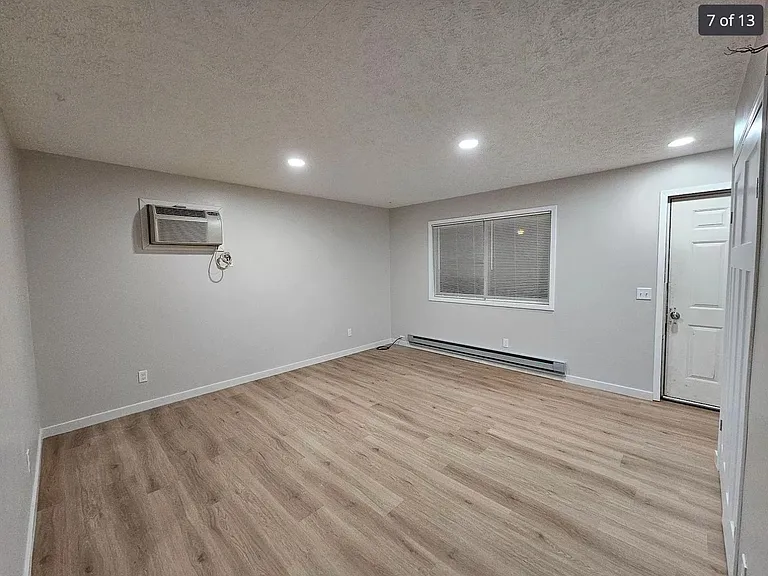 204 Grand Manor Dr — Photo 2