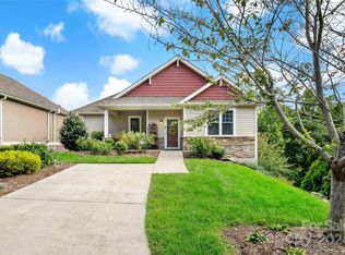 5 Village Overlook Loop, Swannanoa, NC 28778