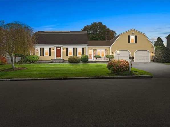 12 Carriage Way, North Providence, RI 02904