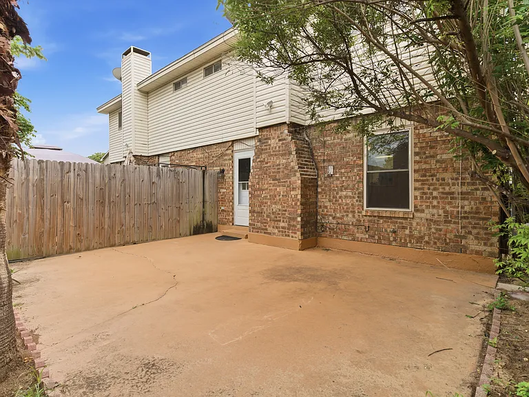 2113 Fleur De Lis Ct — Photo 23