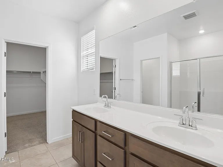 25293 W Wayland Dr — Photo 18
