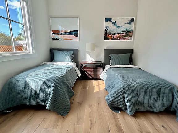 4th image of 615 Woodland Ave