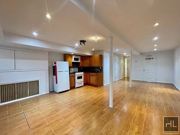 3rd image of 492 14th St #1