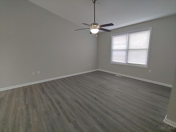 4th image of 956 Golfview Dr
