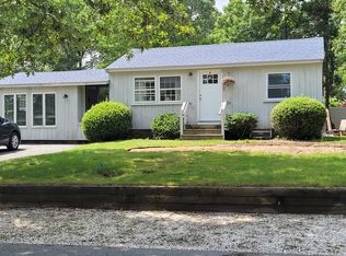 203 Monomoscoy Rd, Mashpee, MA 02649