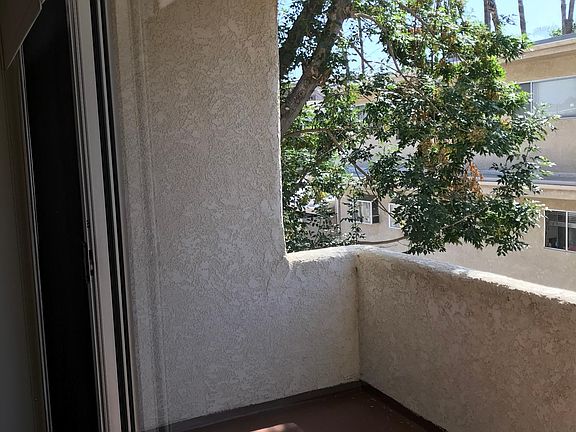 4th image of 5325 Newcastle Ave Unit 226