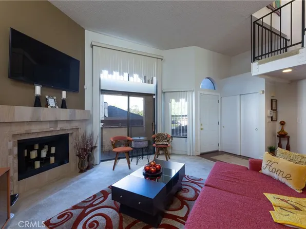 833 W Raymond St, Compton, CA 90220