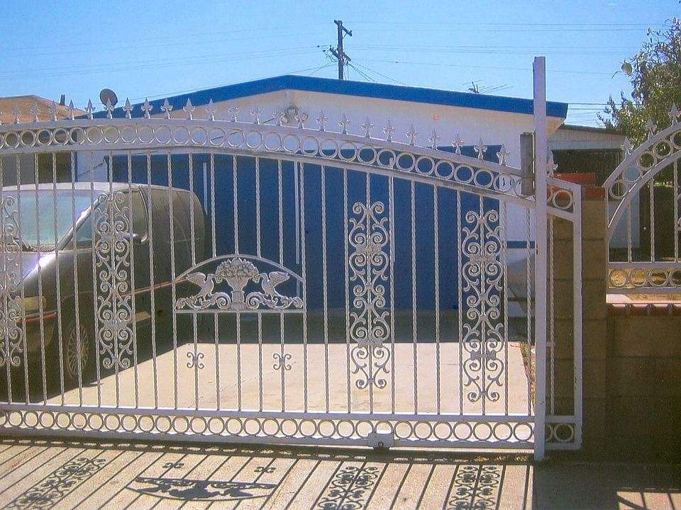 1042 Front of Home