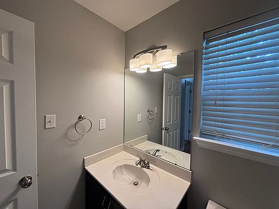 3rd image of 2573 Laurelcrest Dr