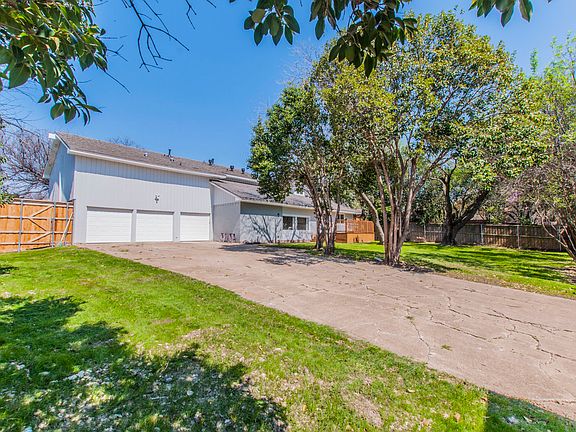 5th image of 4012 Mendenhall Dr