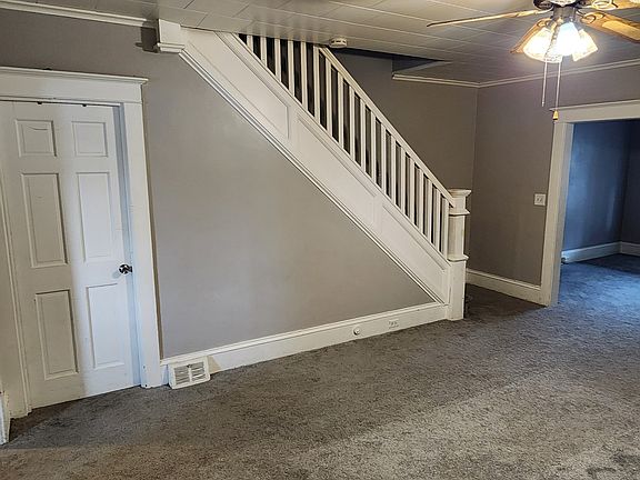 5th image of 2422 Freemansburg Ave