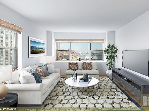 3rd image of 525 E 86th St APT 15B