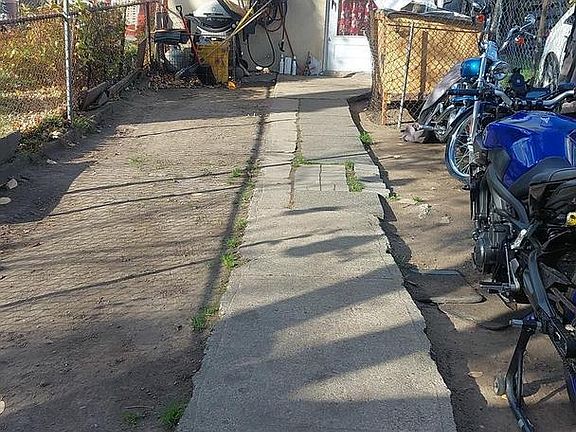 2nd image of 181 Locust St
