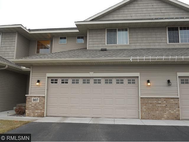 1st image of 907 Independence Dr