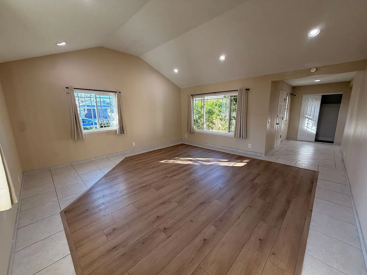 Beautiful 4 Bedroom Huntington Beach House For Rent! — Photo 4