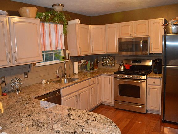 3rd image of 3121 Valley Vista Dr