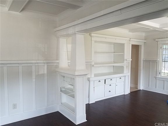 5th image of 1111 W 55th St