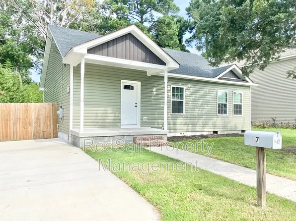 27 Pollux Cir E, Portsmouth, VA 23701