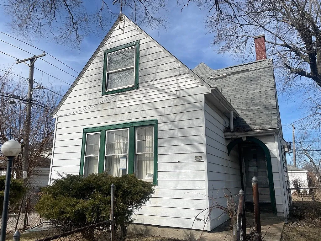 16 E 100th Pl photo 1