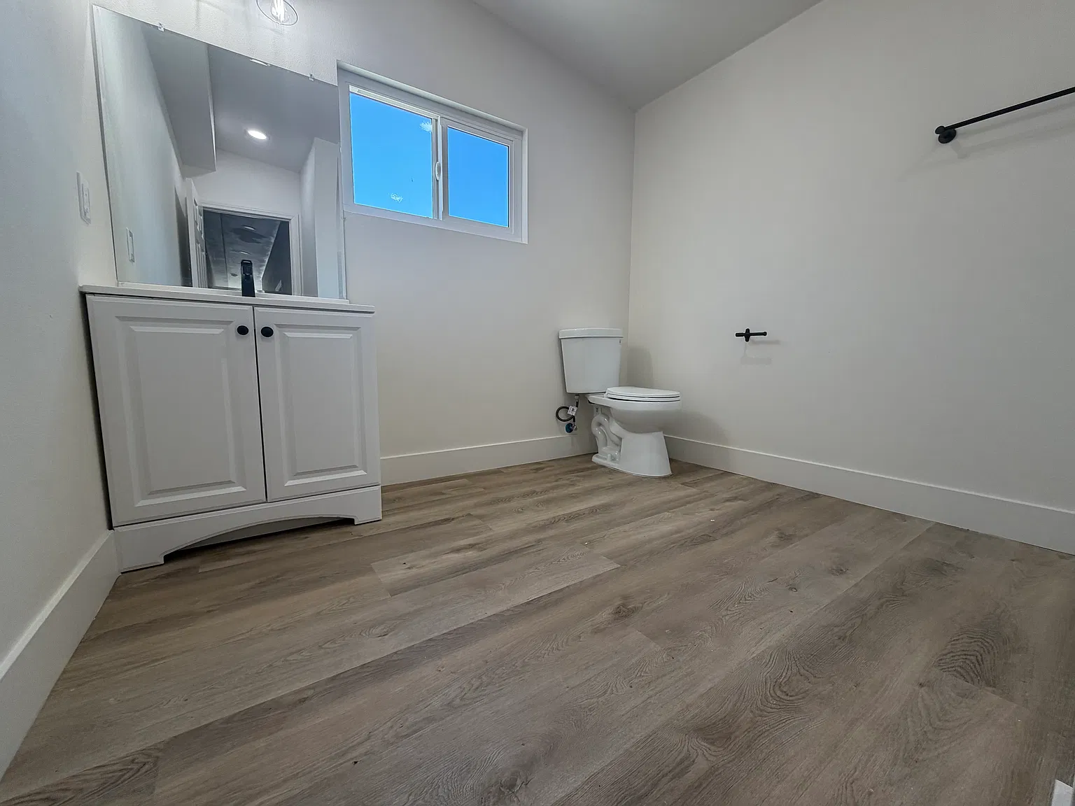 2520 Kellogg Park Dr — Photo 3