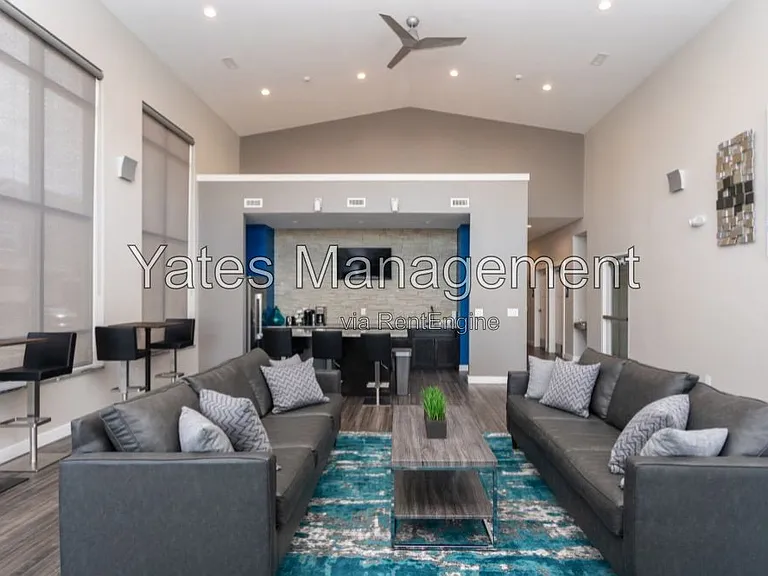 110 Colonial Dr — Photo 22