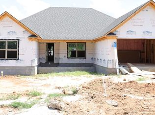 6 Winding Wood Dr, Humboldt, TN 38343
