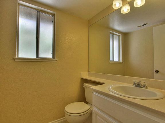 3rd image of 738 Creekland Cir