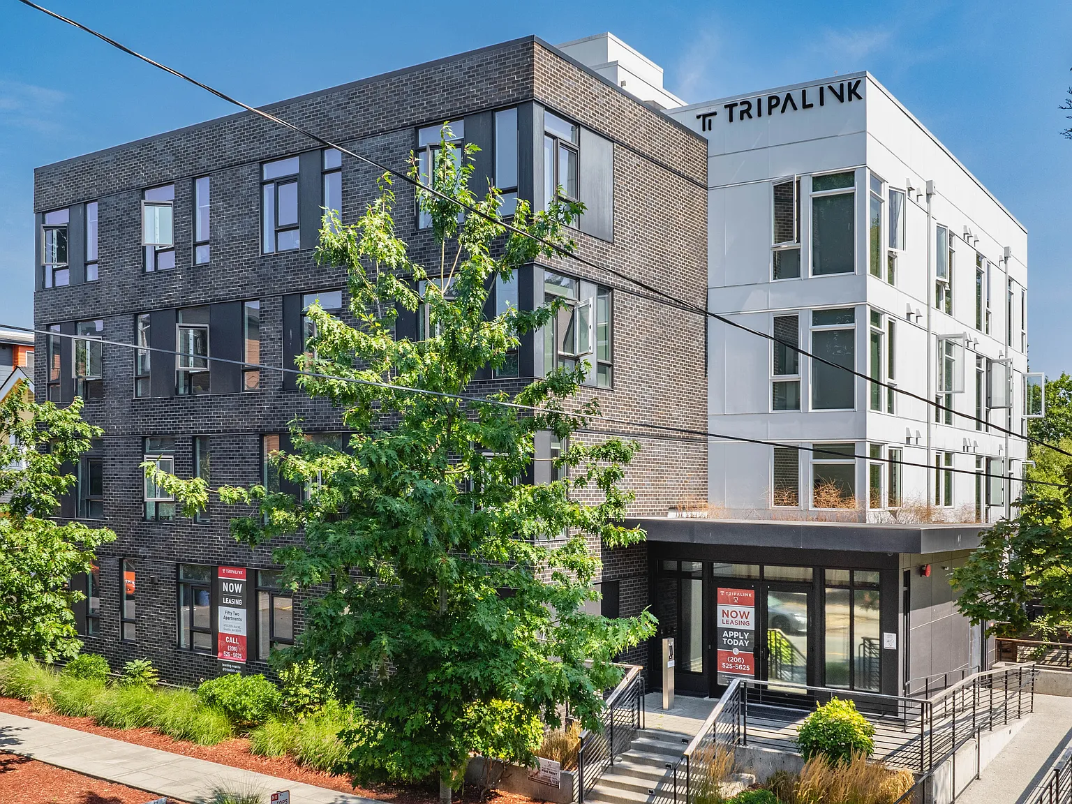 Fifty-Two Apartments — Photo 3