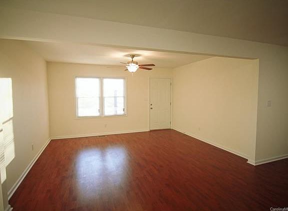 2nd image of 935 Mountain Crest Dr
