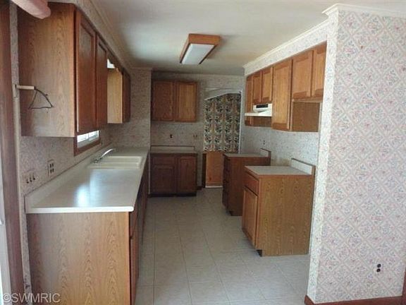 2nd image of 17488 W River Dr