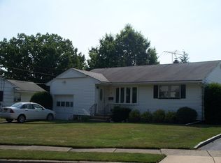 21 Mayflower St, Clifton, NJ 07013