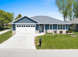 1072 W Cecilia Ct, Appleton, WI 54913
