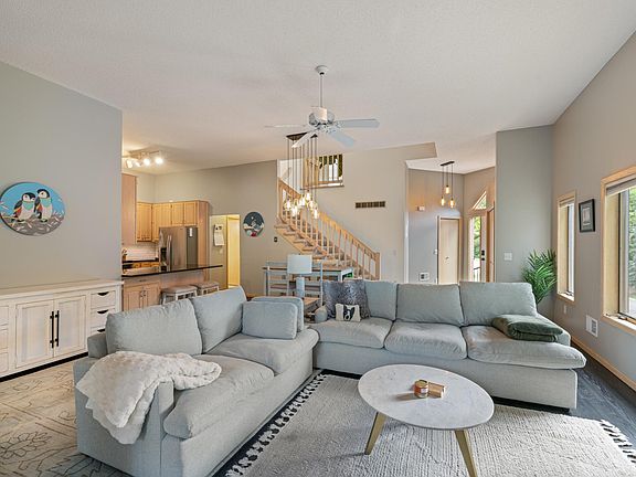 4th image of 12572 Parkwood Dr
