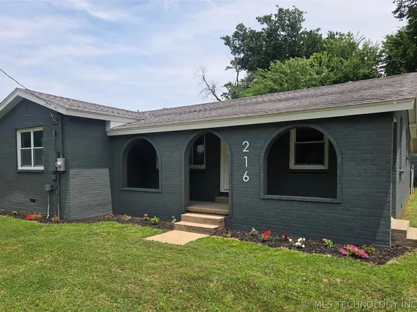 216 N Pine St, Oologah, OK 74053