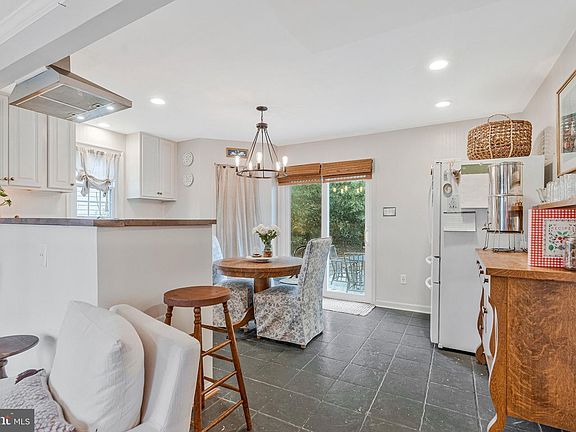 5th image of 560 Rockbridge Dr SE