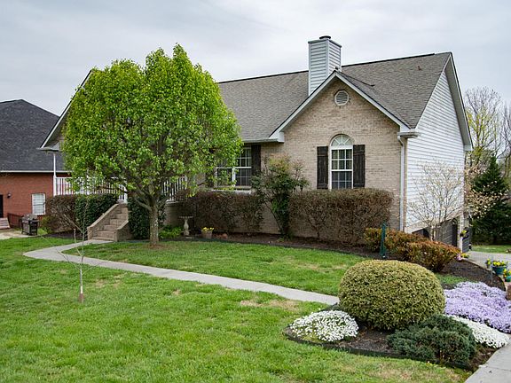 3rd image of 150 Brentwood Pl