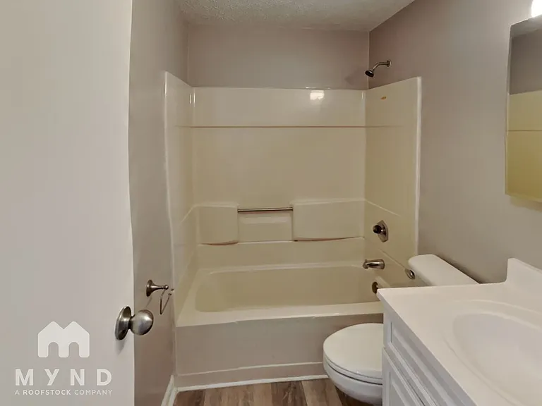 2270 Cardston Dr — Photo 17