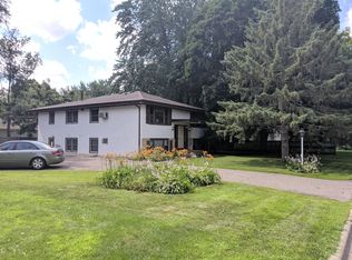 140 Mississippi Pl NE APT 2, Fridley, MN 55432