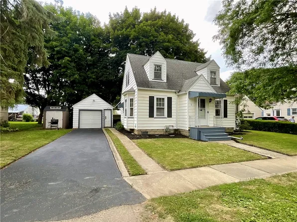 2 Washington St, Dansville, NY 14437