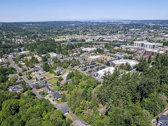 4th image of 1831 5th St SE