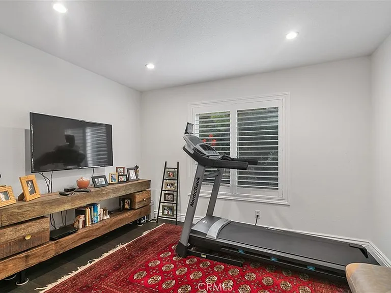 32 San Mateo — Photo 16