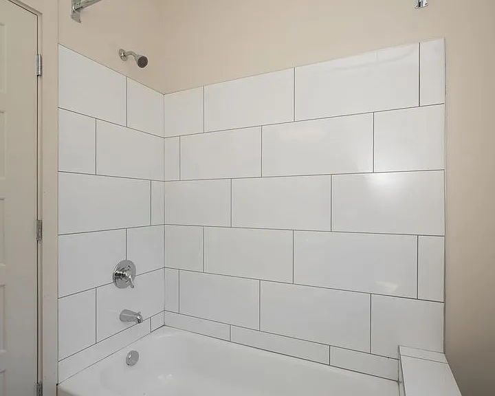 1740 Brewster Ave — Photo 14