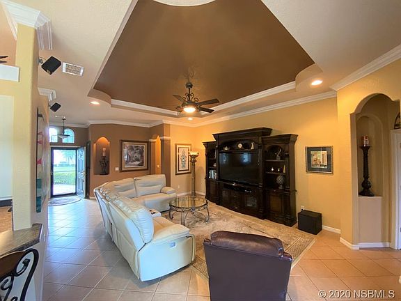 3rd image of 595 Marisol Dr