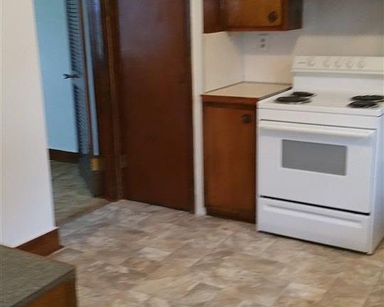 2nd image of 1125 Bond St