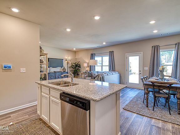 4th image of 2961 Westgate Park Dr