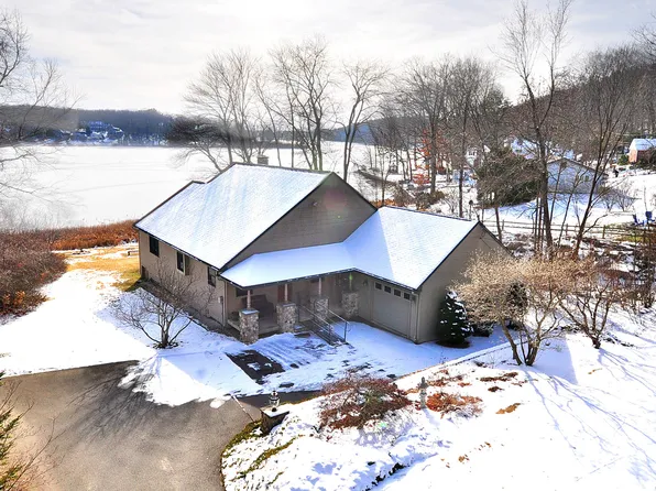 20 Lakeview Drive, Vernon, CT 06066
