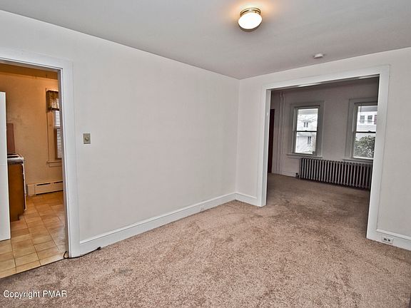 5th image of 519 Queen St