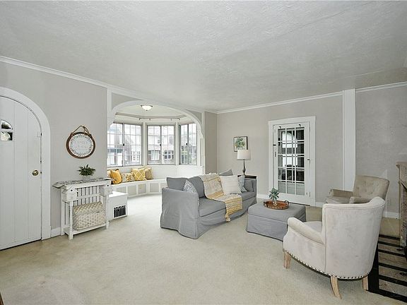 5th image of 2438 Pioneer Ave